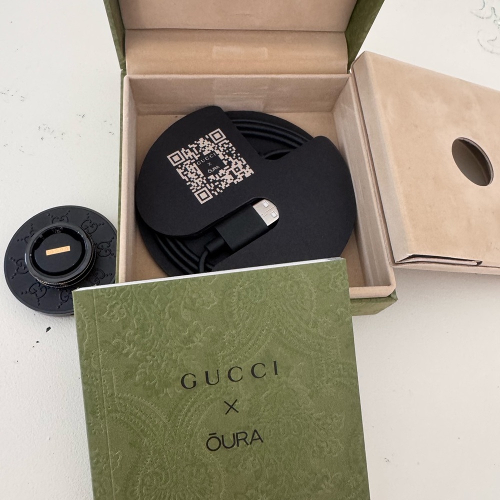 GUCCI Oura Ring Black Gold Design US Size 10 Authentic Fashion Jewelry Health - Picture 8 of 12
